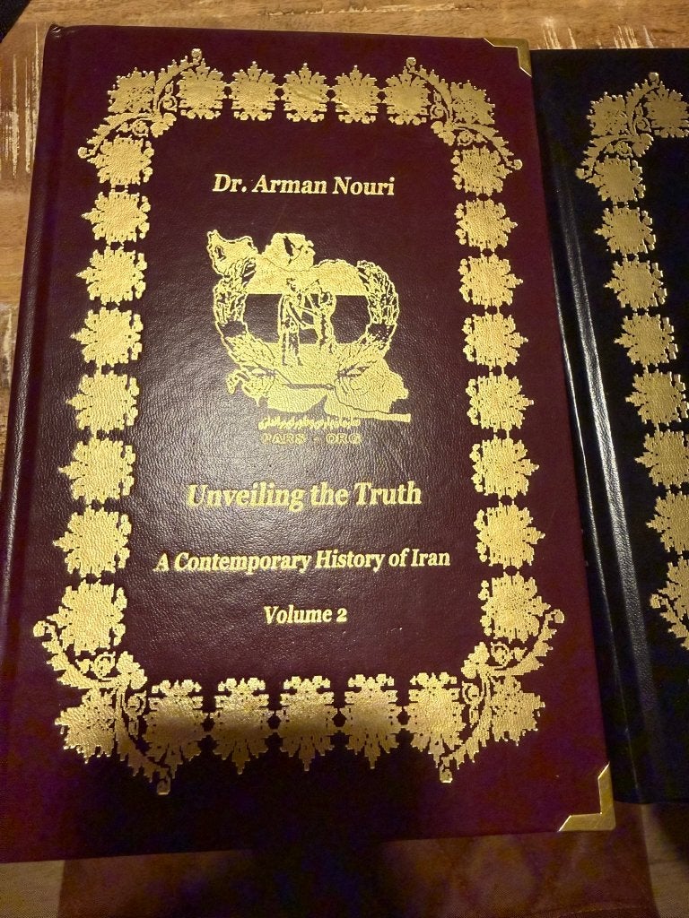 Unveiling the truth, a contemporary History of Iran Vol I-II, 20e eeuw of later, Ophalen of Verzenden, Zo goed als nieuw, Azië
