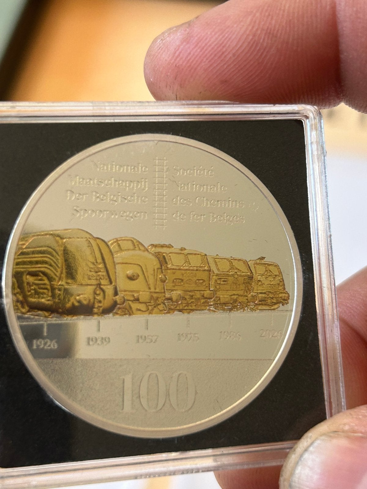 Herdenkingsmunt voor het 100-jarig bestaan van de NMBS, Ophalen, Overige materialen