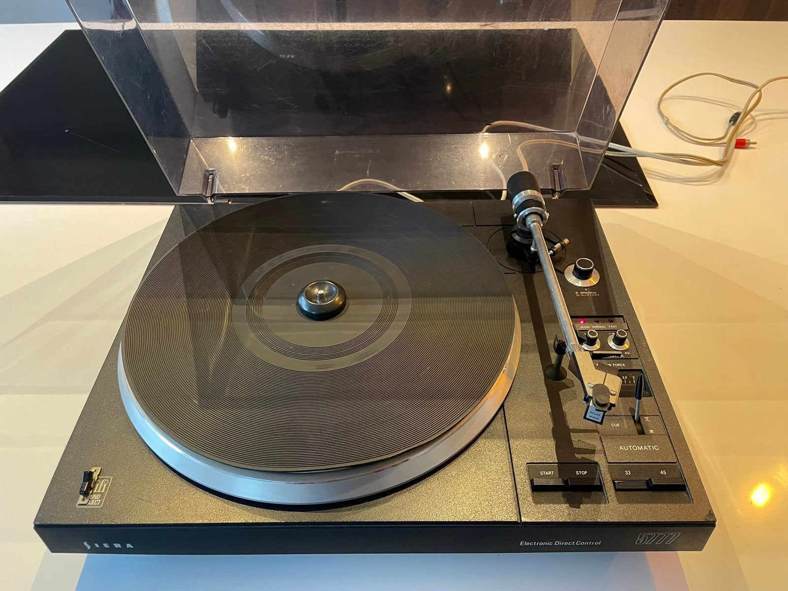 Siera Electronic 5777 turntable, Audio, Tv en Foto, Platenspelers, Ophalen of Verzenden, Gebruikt