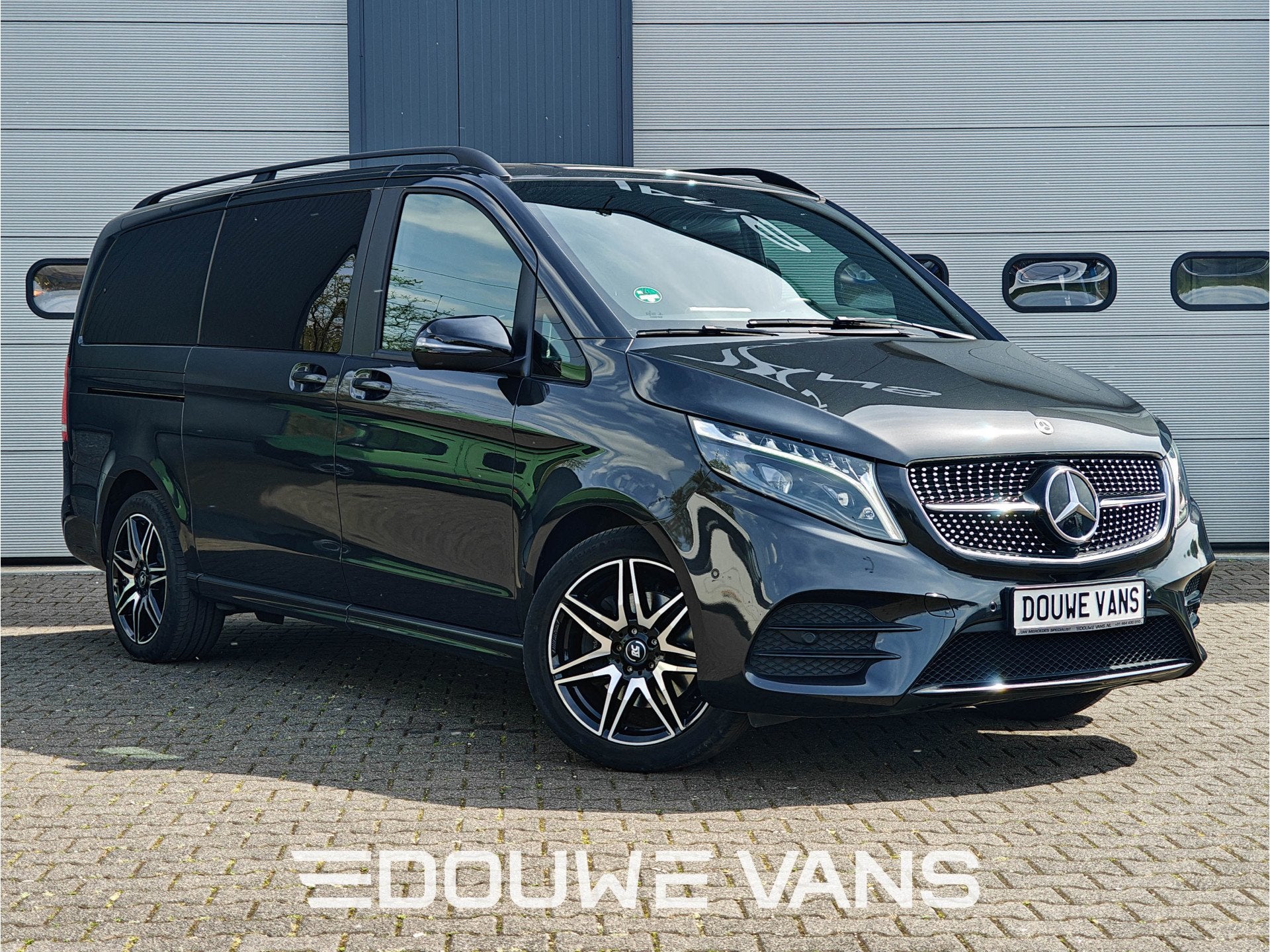 Mercedes-Benz V-Klasse V300 L2 4MATIC AMG LED Lang DAB 239PK, Automaat, Automatische klimaatregeling, Gebruikt, Euro 6