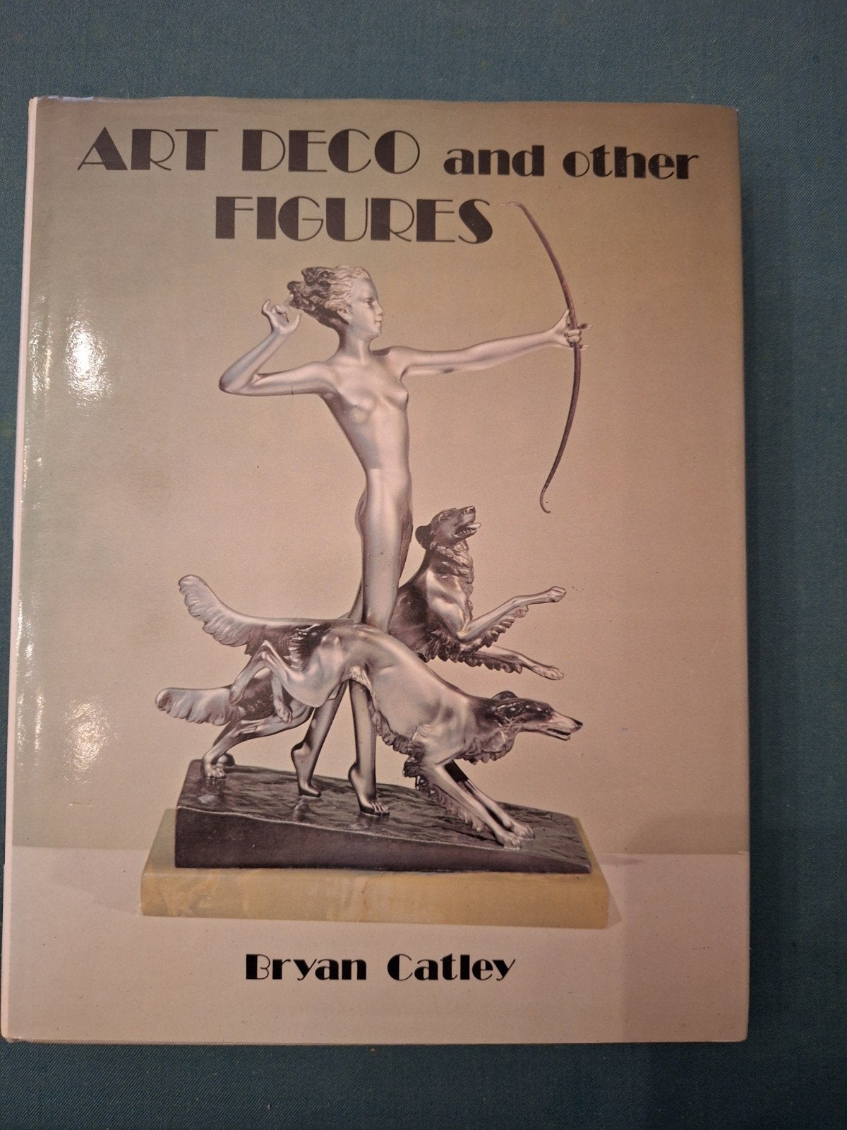 Art deco and other figures Bryan Catley, Boeken, Esoterie en Spiritualiteit, Ophalen of Verzenden