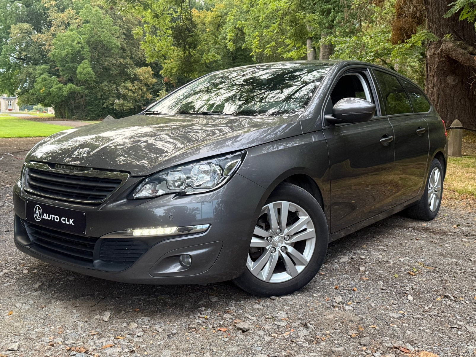 Peugeot 308 SW 1.2i ESSENCE FAIBLE KM AIRCO EURO 6B 1ER PROP, Autos, Peugeot, Achat, Euro 6, Boîte manuelle, Entretenue par le concessionnaire