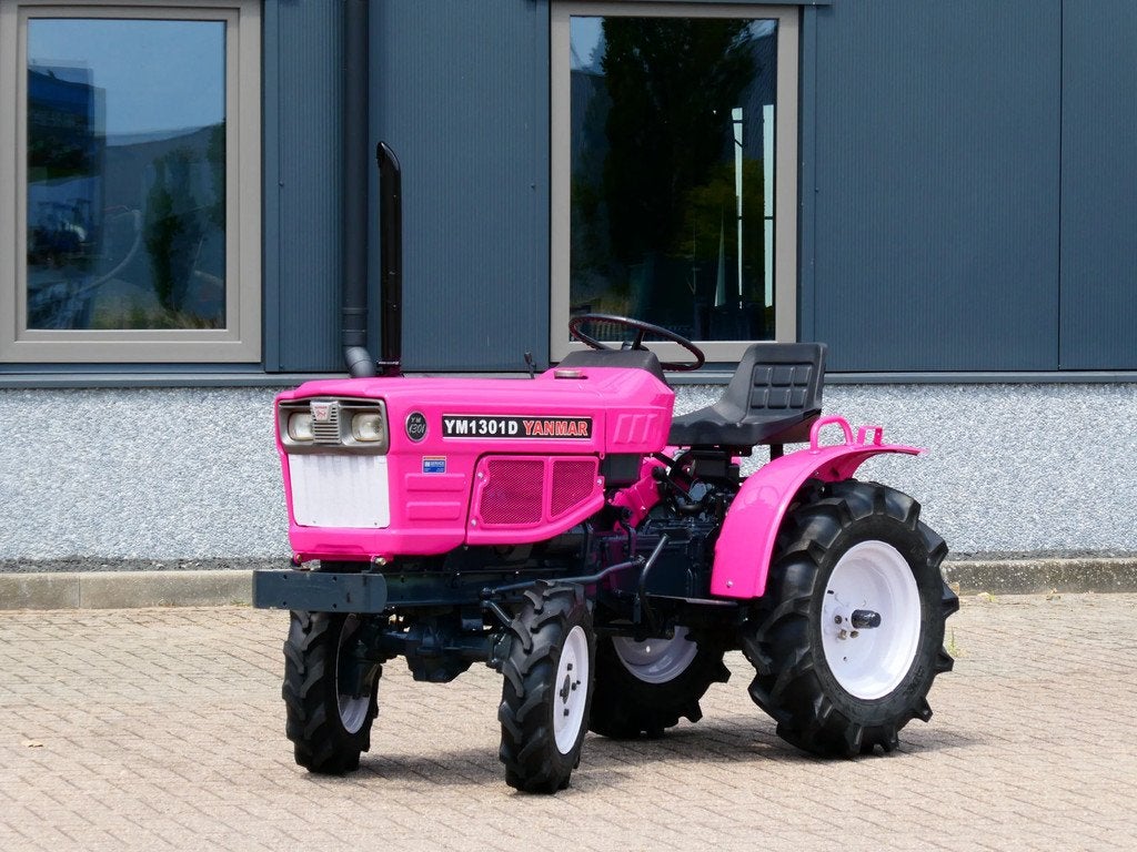Yanmar YM1301 4wd / 1142 Draaiuren / Pink Edition, Autres marques, De Maalstroom 3
8255 RN  Swifterbant, Utilisé, VM Service