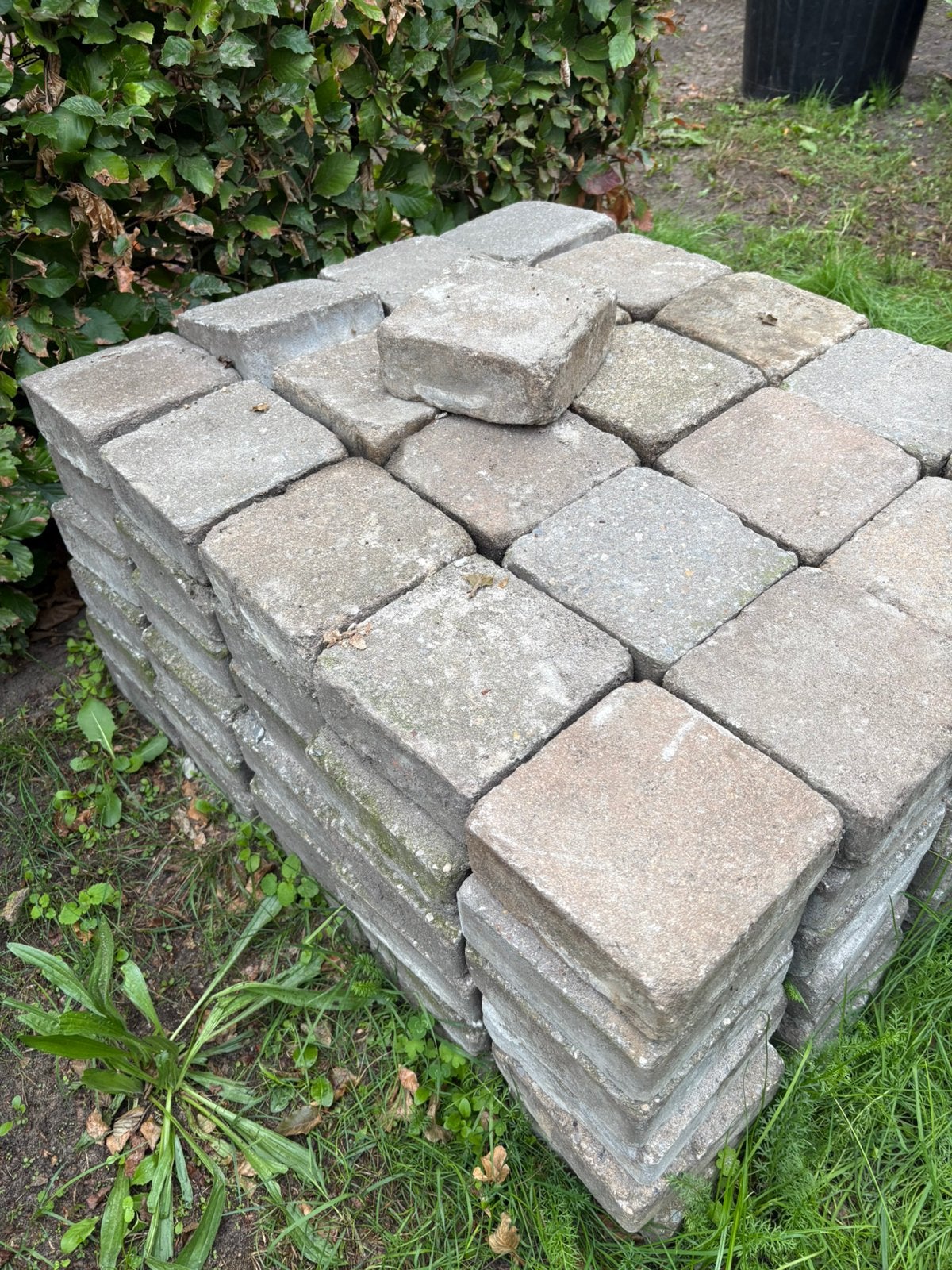 Grijze betonklinker, Ophalen, Zo goed als nieuw, Beton, Klinkers