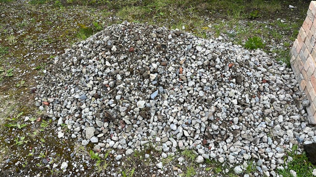 Betonpuin / steenpuin gratis (1 kubiek), Tuin en Terras, Ophalen, Zo goed als nieuw
