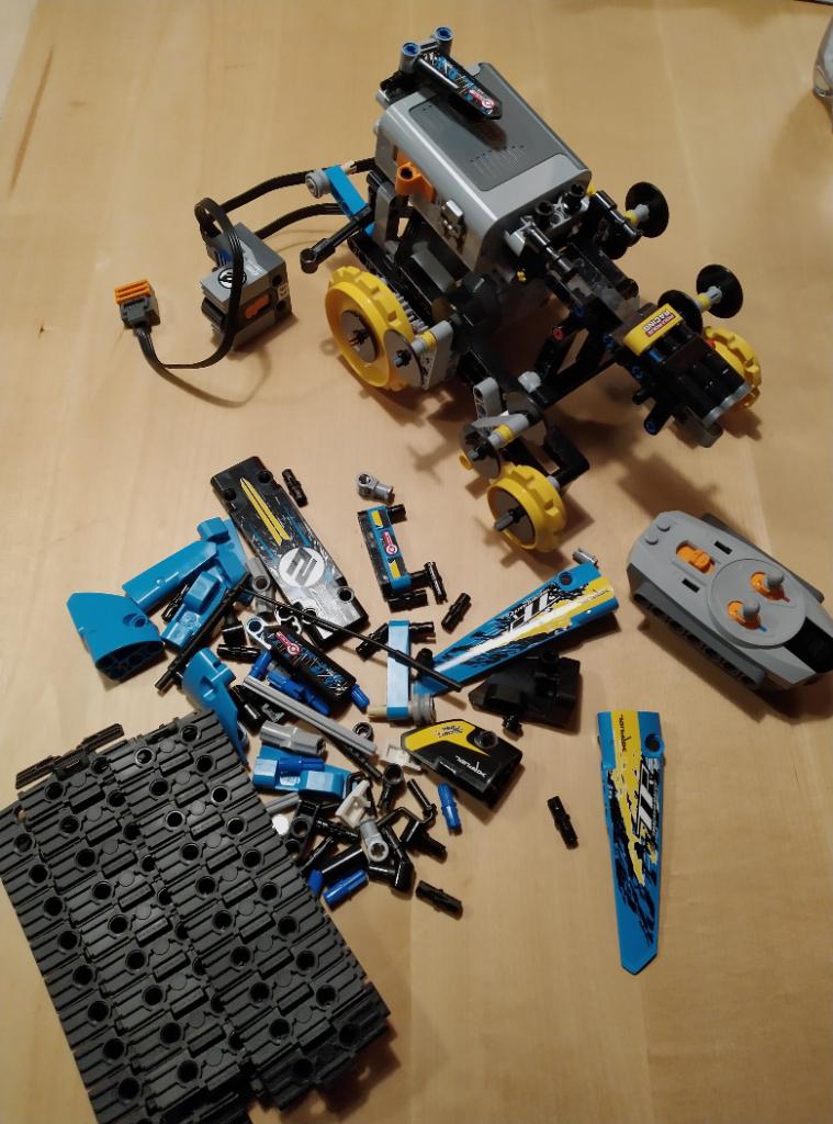 Lego Technic 42095 Stunt Racer, Lego, Compleet, Ophalen of Verzenden, Zo goed als nieuw
