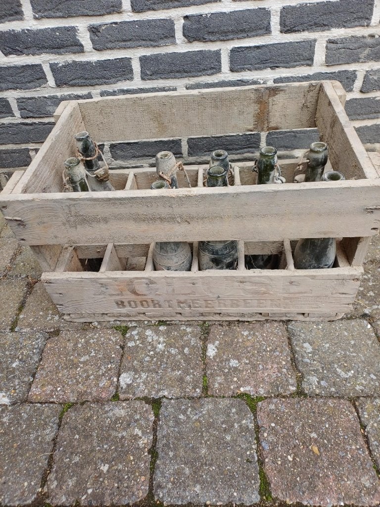 oude houten bierkrat van Jack-Op uit Werchter,, Enlèvement