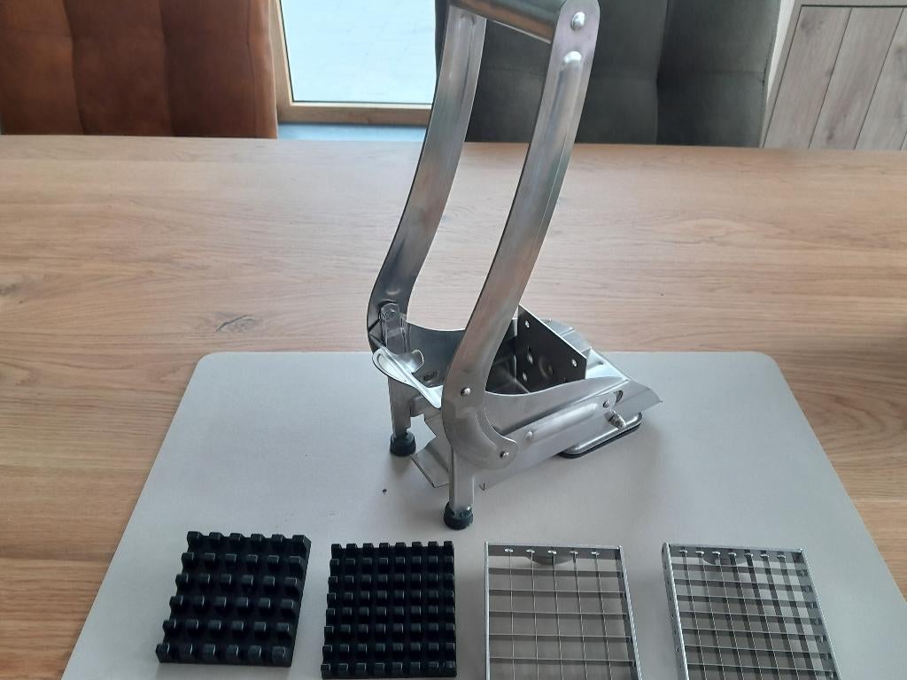 Frietsnijder, Huis en Inrichting, Ophalen, Gebruikt