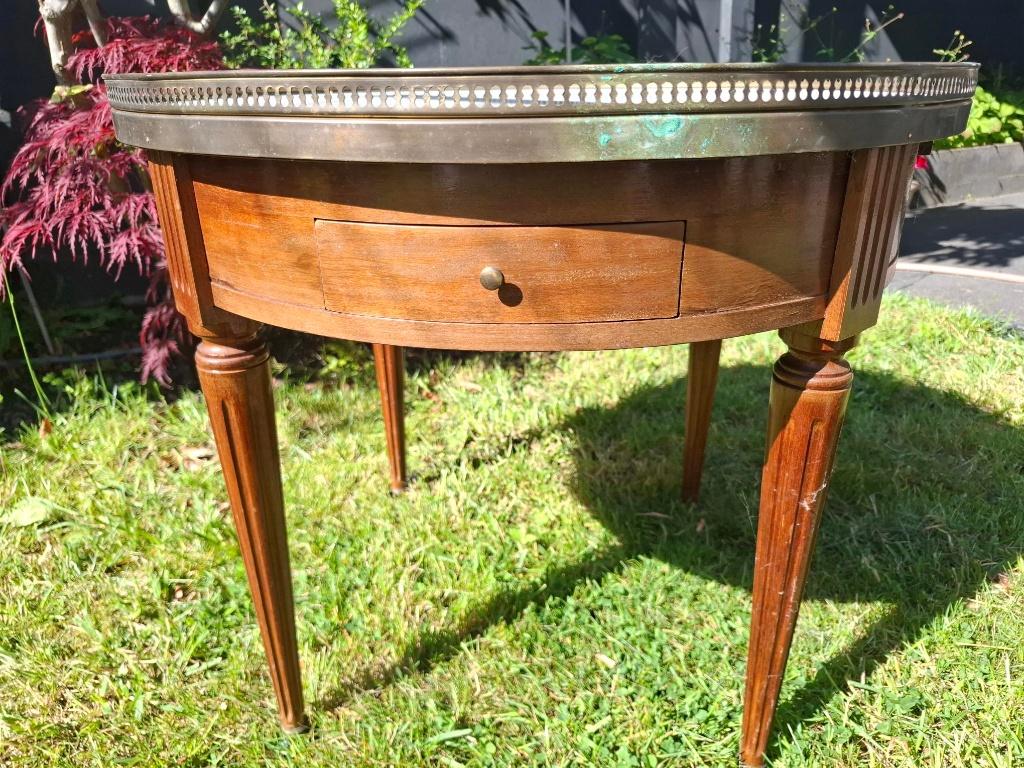 table Louis XVI, Enlèvement
