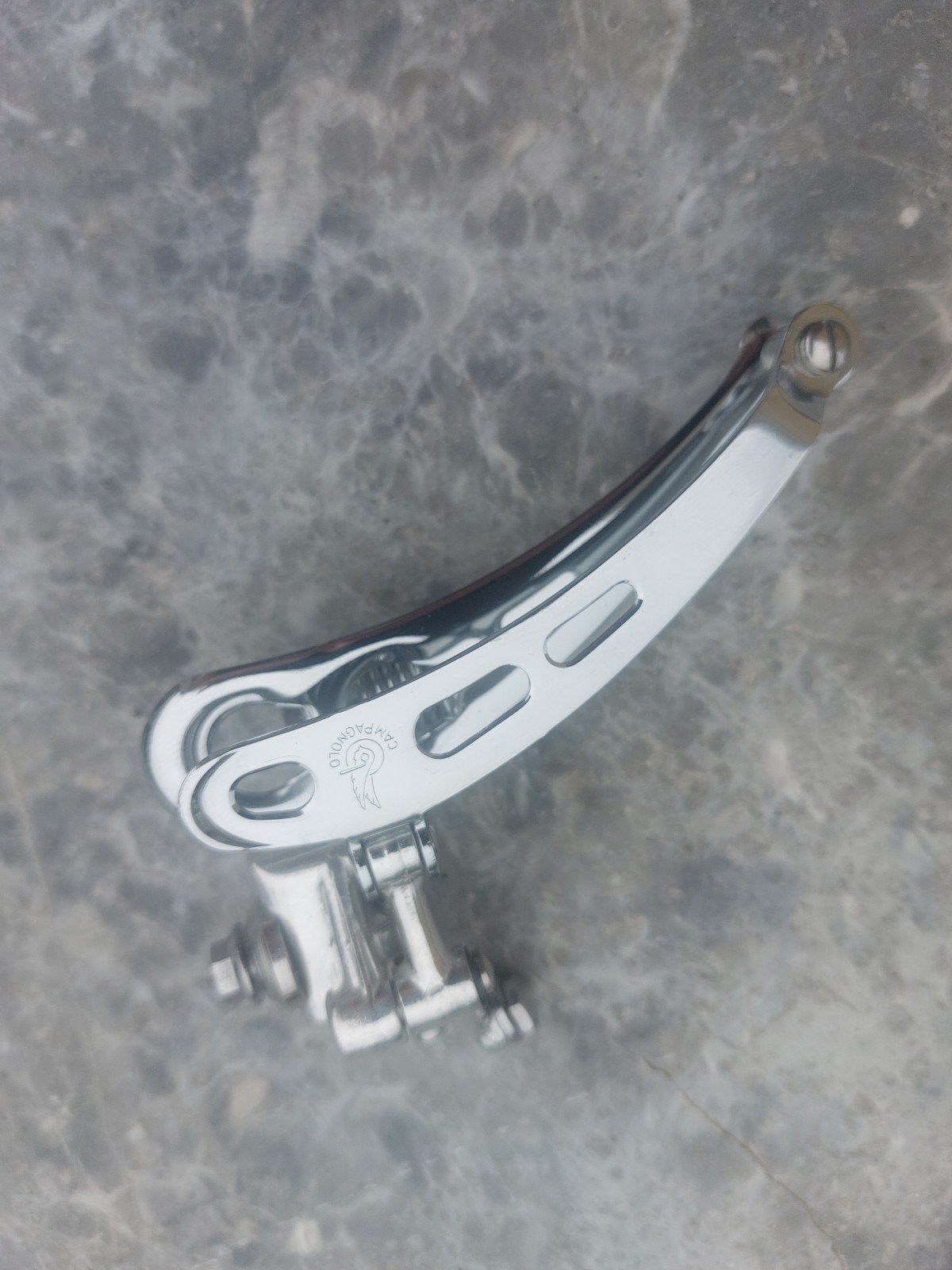 Campagnolo voorderailleur, Ophalen