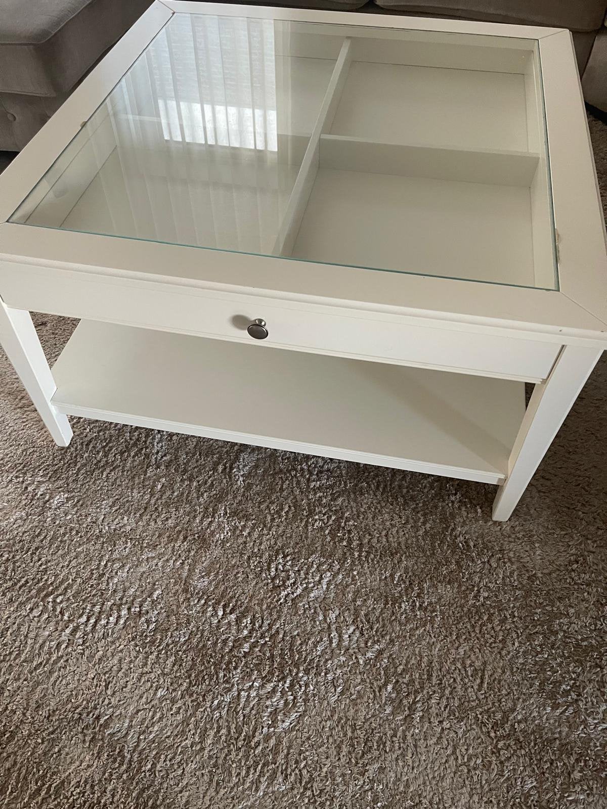 Mooie tafel ikea in goede staat!, Ophalen, Zo goed als nieuw