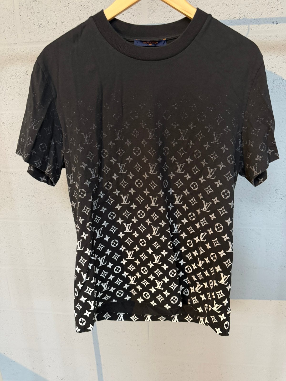 T shirt Louis Viitton Original L, Vêtements | Femmes, Enlèvement ou Envoi, Comme neuf
