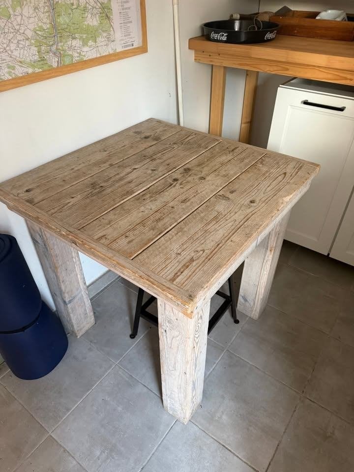 TABLE ANCIENNE ROBUSTE CERUSEE, Enlèvement