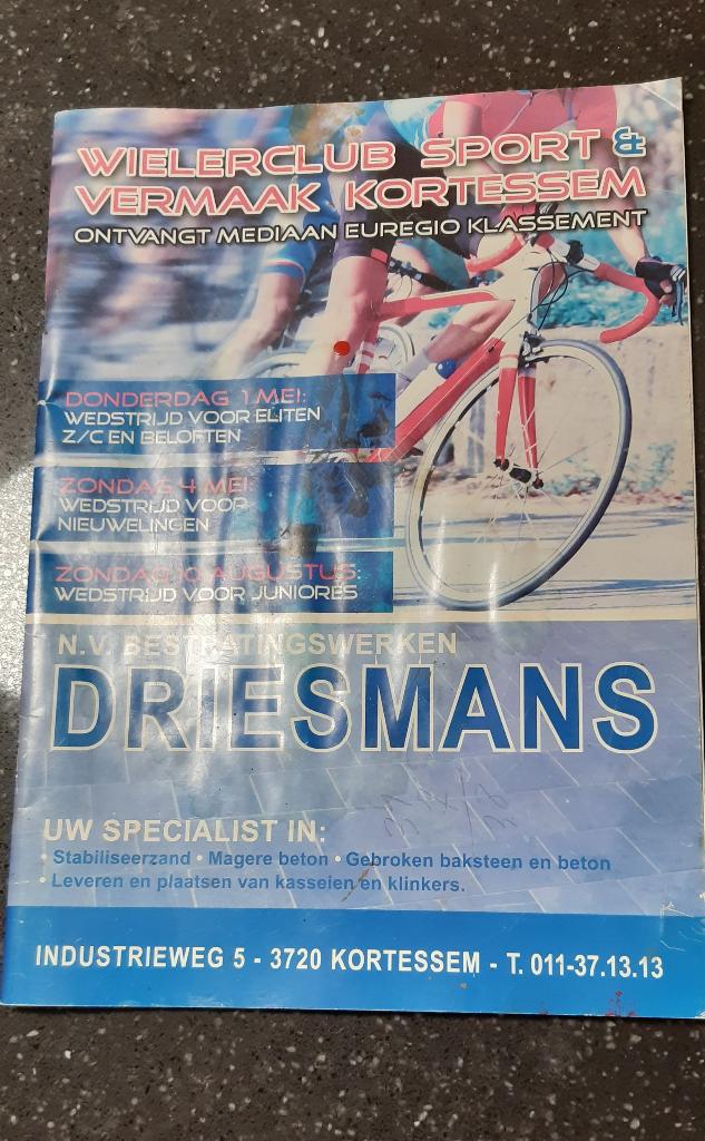 calendrier cycliste 2014 Cycling Club Sports & Entertainment, Enlèvement ou Envoi, 1980 à nos jours, Journal ou Magazine