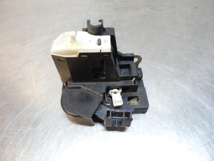 Serrure portière mécanique 2portes droite d'un Renault Cli, Renault, -, 3 mois de garantie, Utilisé