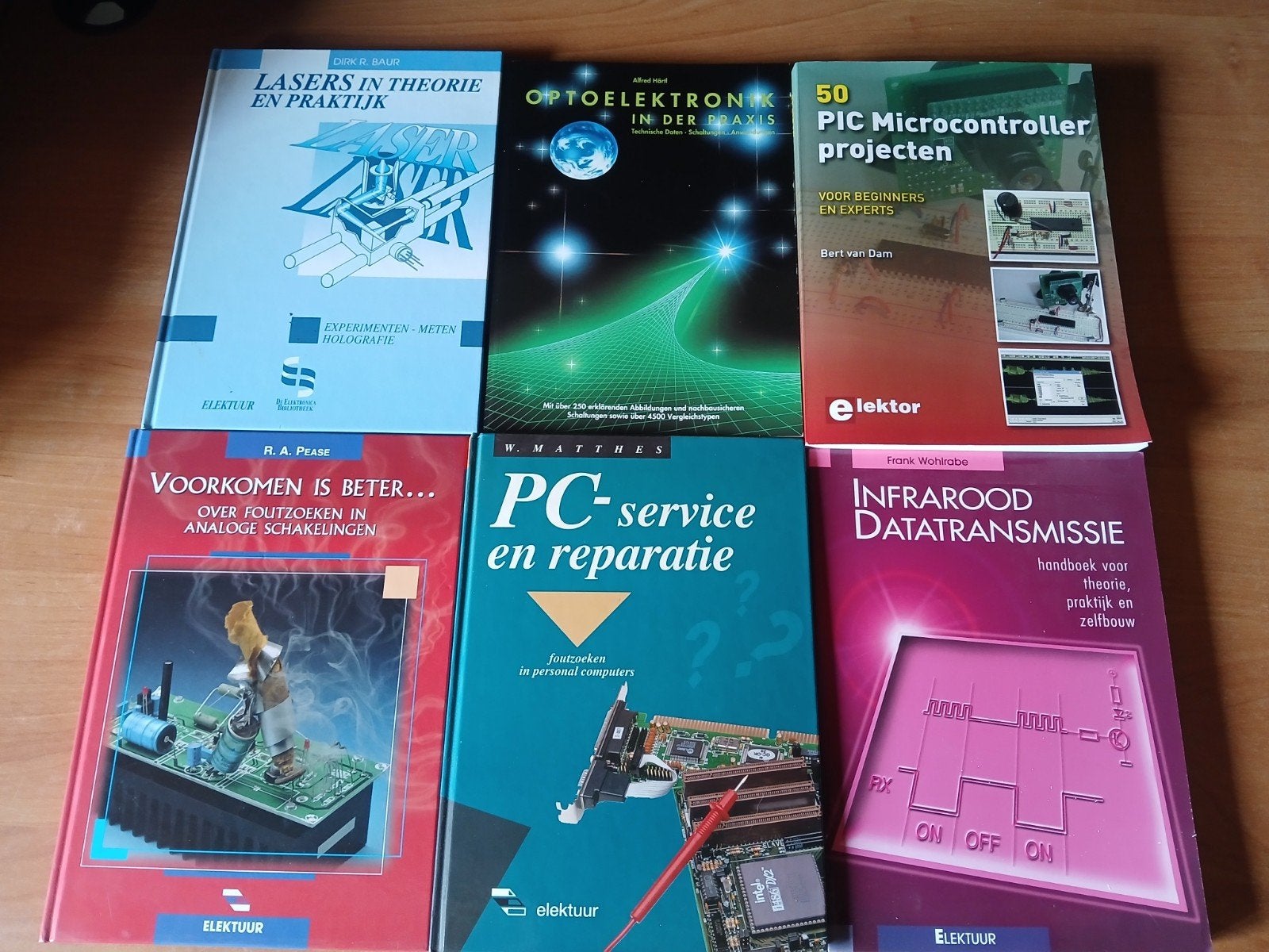Elektronica handboeken Deel 1, Ophalen, Zo goed als nieuw