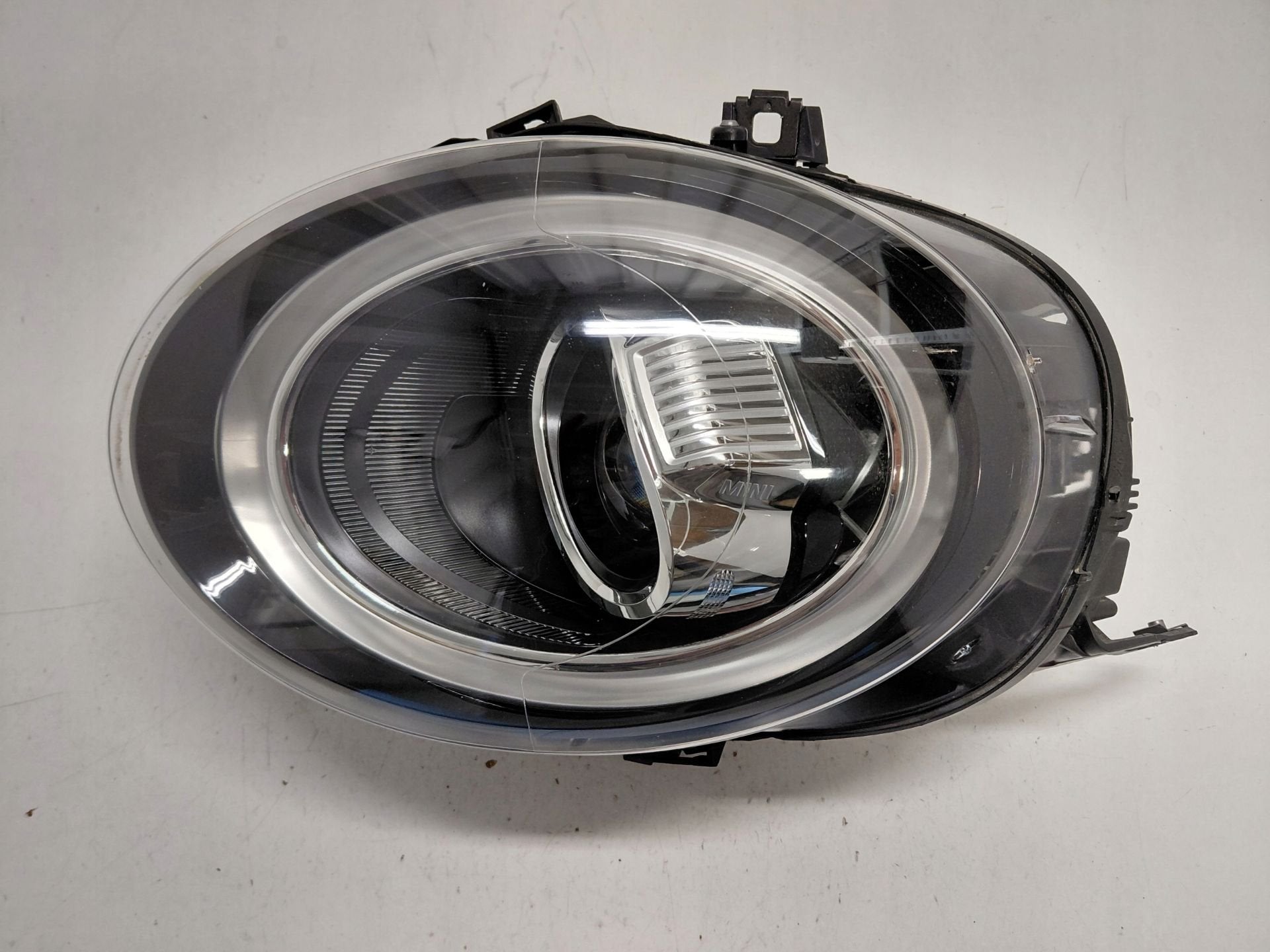 Phare gauche Mini F55 F56 8738651, Customer.service@mini.co.uk, BMW AG, Petuelring 130
80788  Munich, DE, Mini