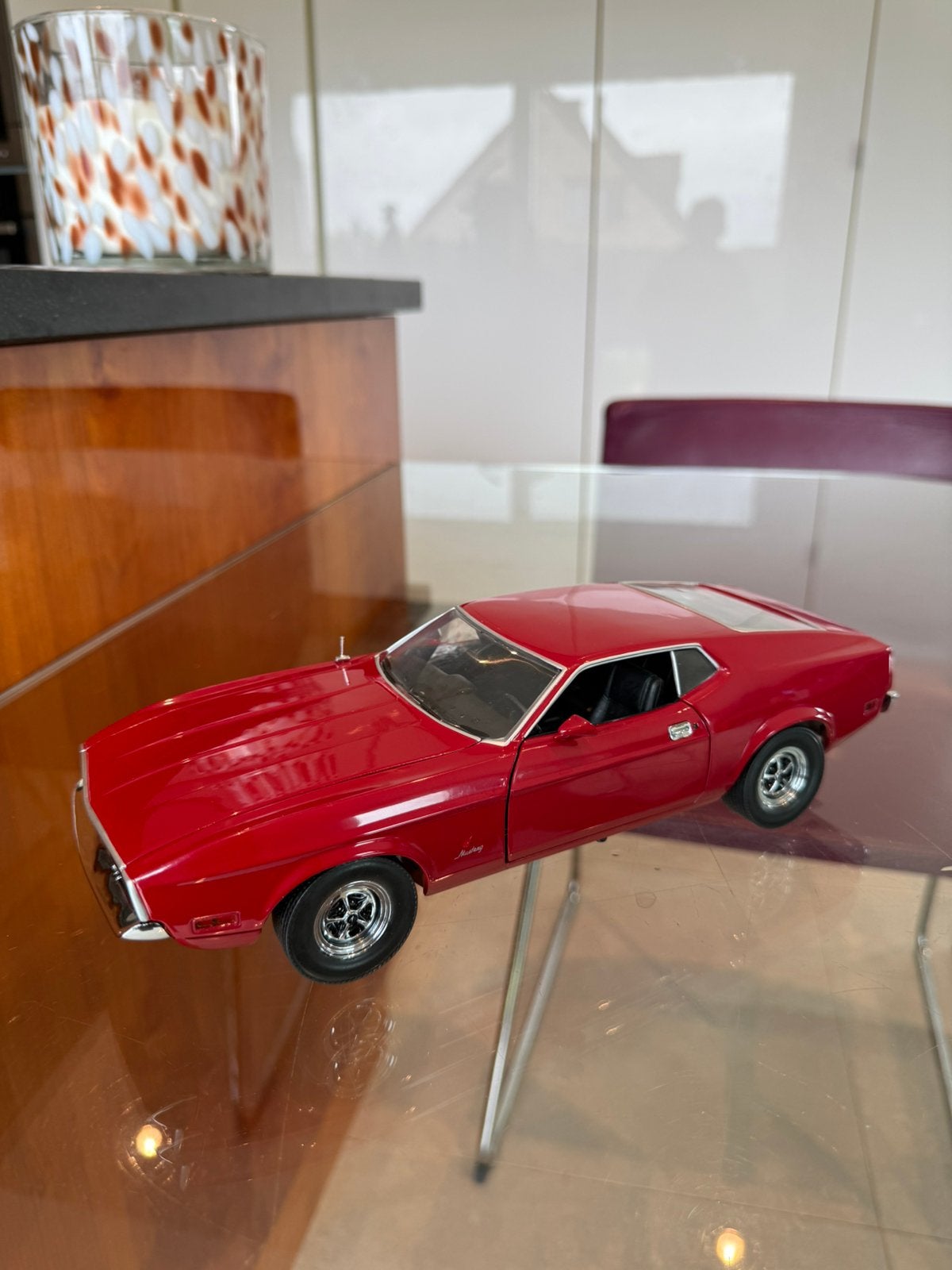 la Ford Mustang Boss 351 1971 en version Bright Red 1:18, Hobby & Loisirs créatifs, Enlèvement ou Envoi, Comme neuf, Voiture, Sun Star
