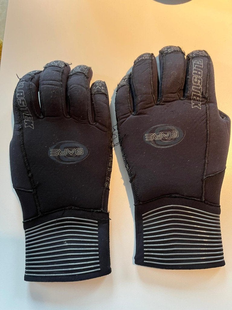 duikhandschoenen merk Bare maat, Ophalen, Zo goed als nieuw, Duikpak