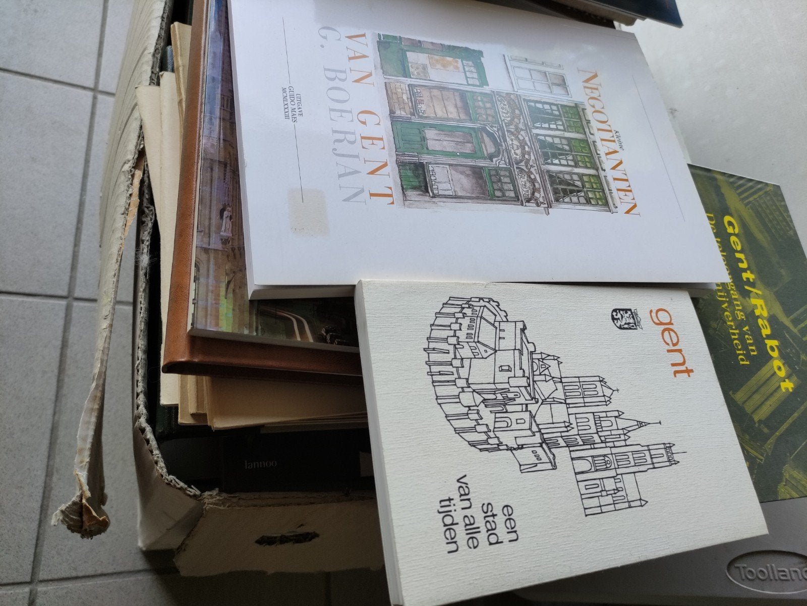 ENORM LOT BOEKEN OVER GENT, Ophalen