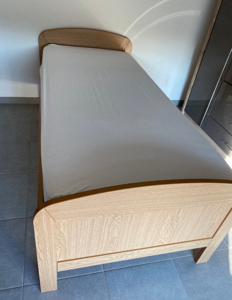 Bed+Elektronische lattenbodem, Ophalen, Zo goed als nieuw