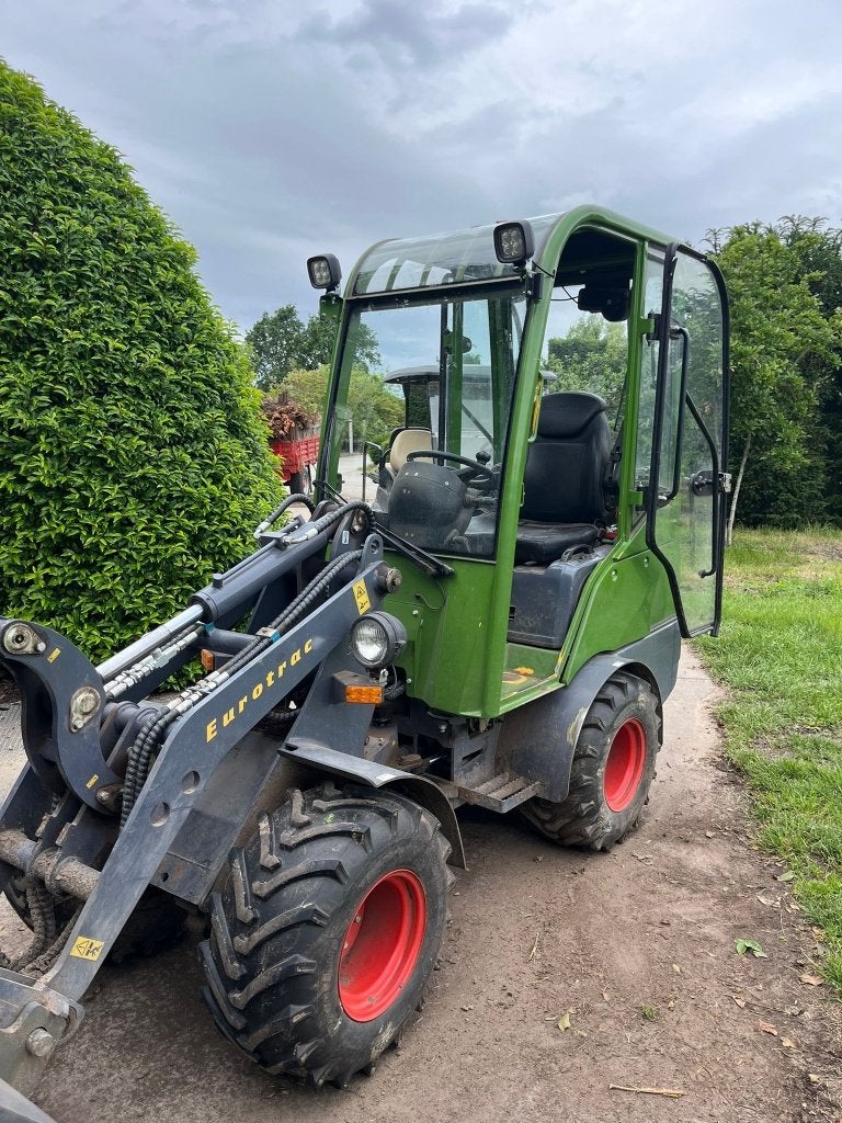 Eurotrac W11 – 1365u – grondbak + vorken, Zakelijke goederen, Ophalen, Ruwterrein, Diesel, 1000 tot 2000 kg