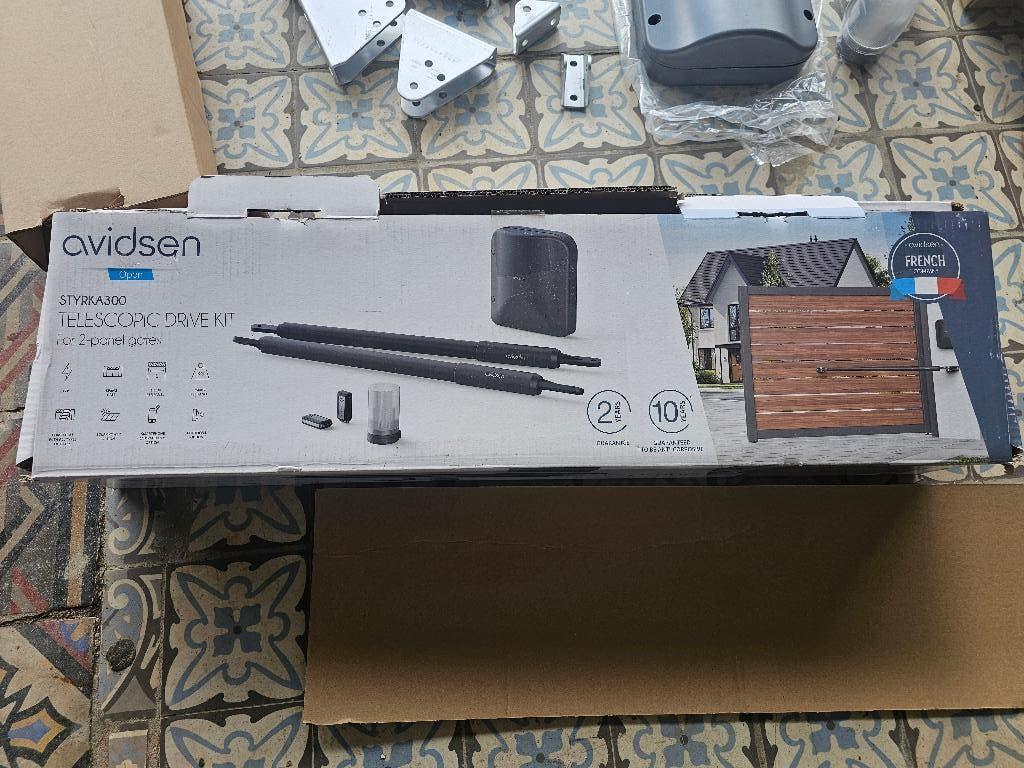 Avidsen Styrka 300 Portail Electrique, Enlèvement, Comme neuf, Aluminium, Portail battant