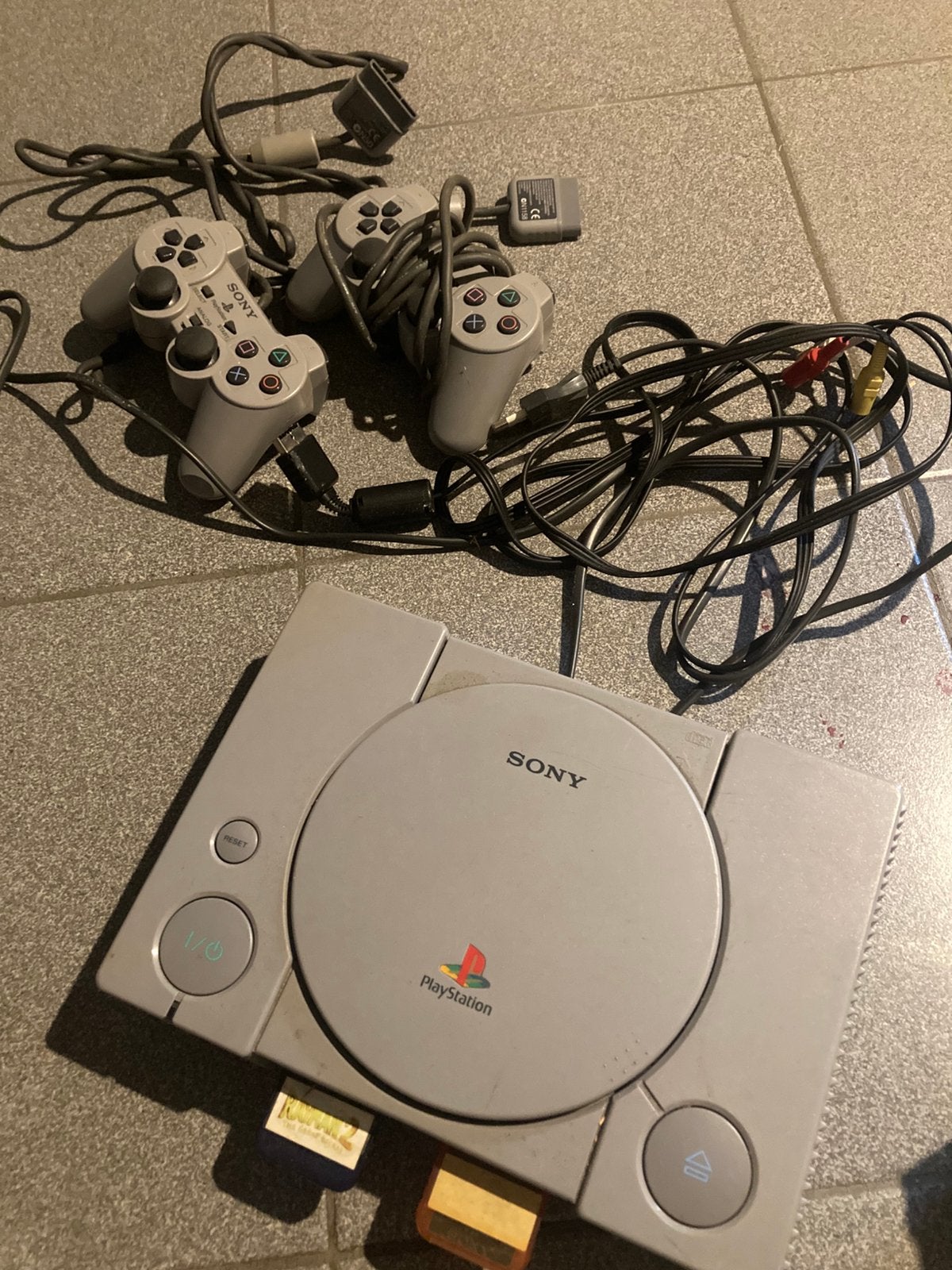 Sony Playstation 1, Ophalen, Zo goed als nieuw, Met games