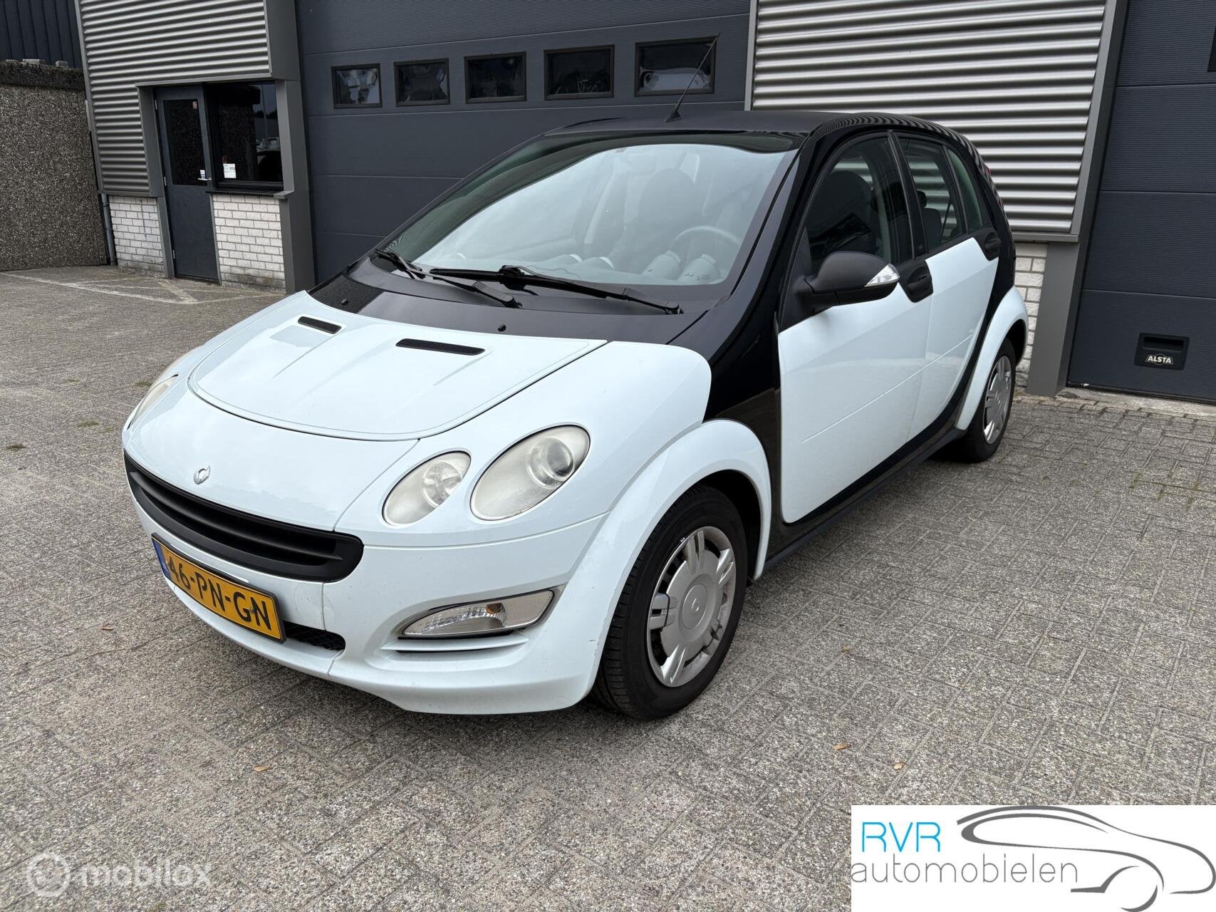 Smart forfour 1.3 pulse, Autos, 1332 cm³, Achat, Carnet d'entretien, Noir