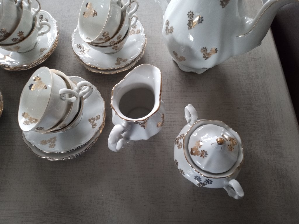 Antiek koffieservies, Enlèvement