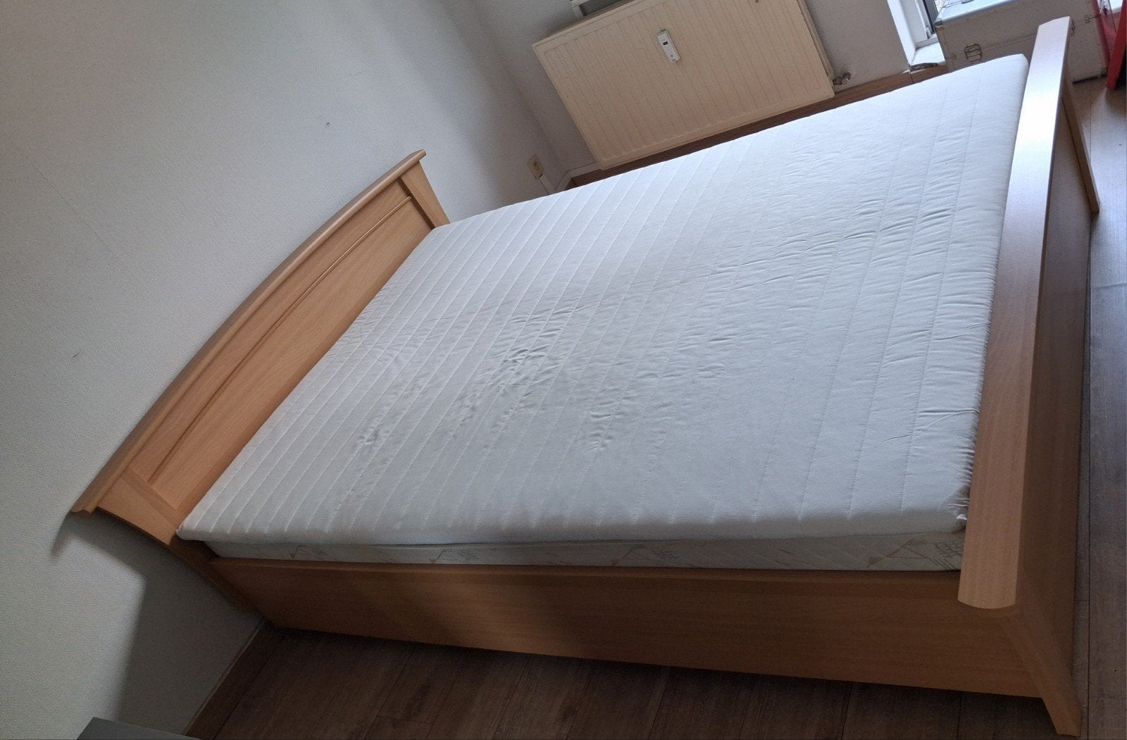 2 persoonsbed 140x200cm inclusief lattenbodems, Ophalen, 200 cm, Verstelbaar