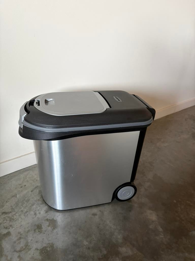 Curver voedselcontainer 35L, Dieren en Toebehoren, Ophalen, Hond