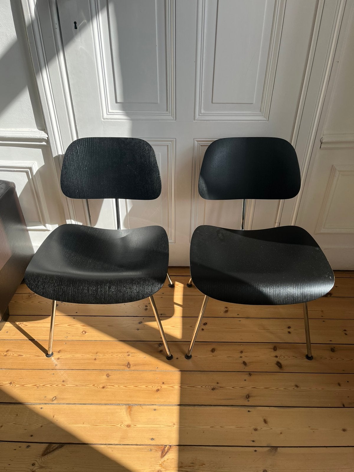 Paire de chaises Eames DCM – Vitra frêne noir, Ophalen, Zo goed als nieuw, Zwart, Eén