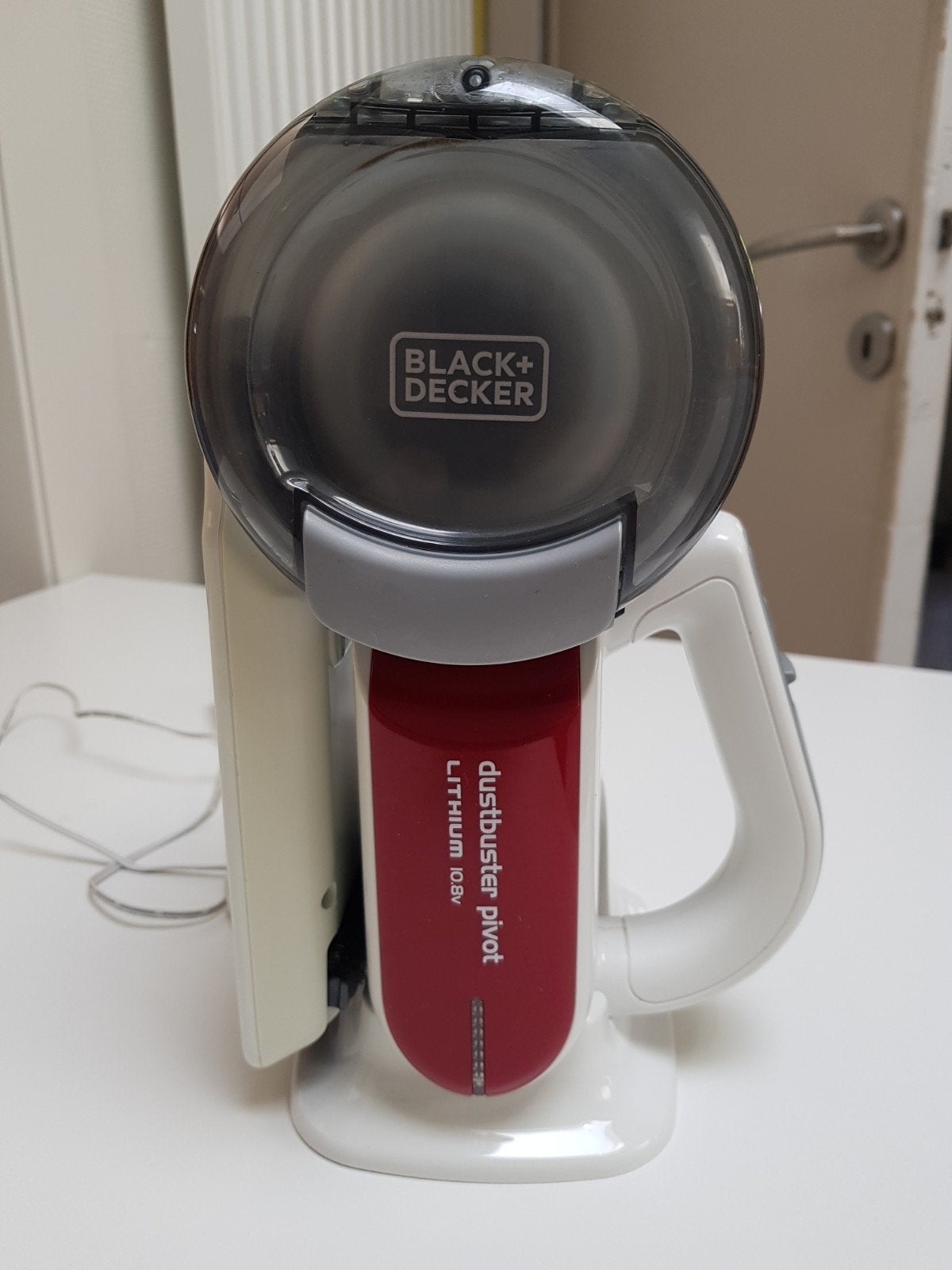 Black & Decker dradloze handstofzuiger, Réservoir, Enlèvement, Utilisé, Sans fil