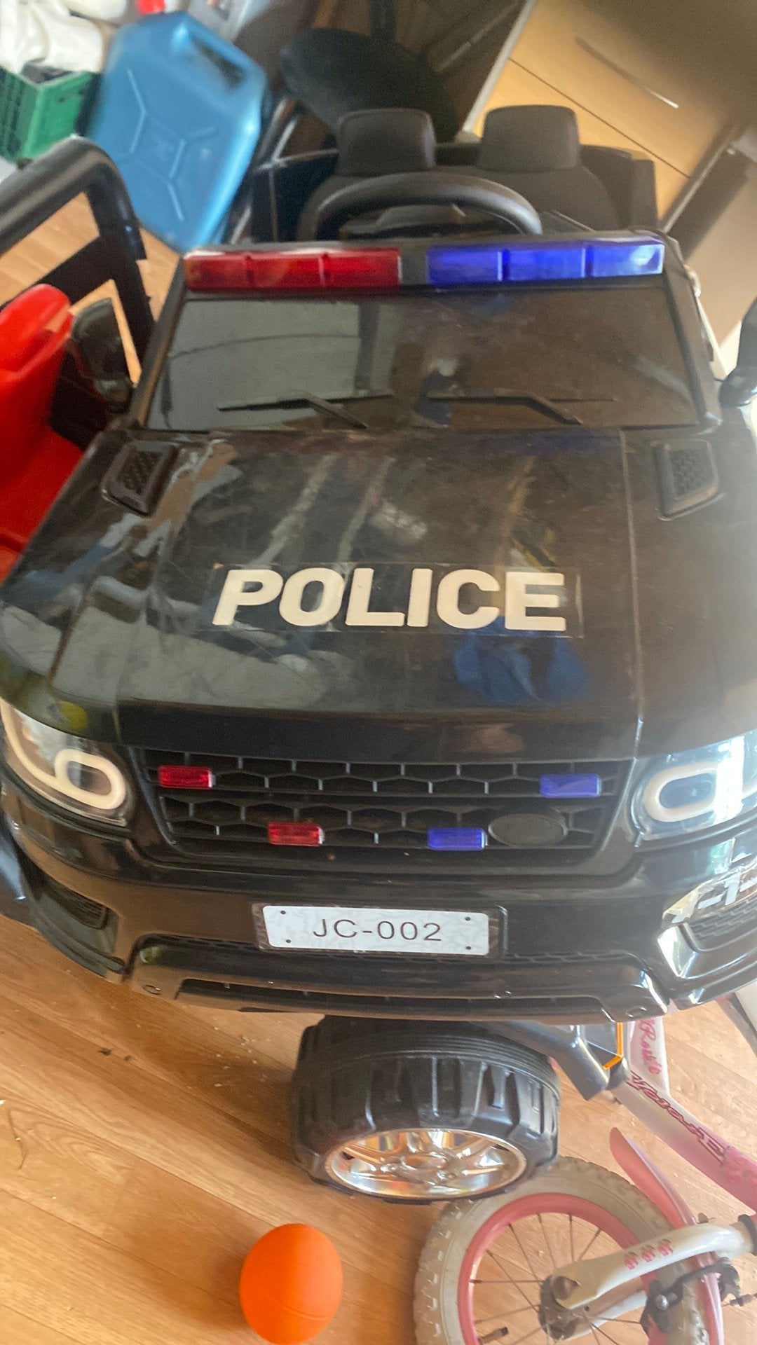 Voiture de police, Enlèvement, Comme neuf