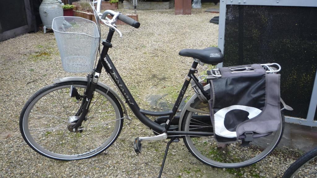 2 damesfietsen Batavus, Fietsen en Brommers, Fietsen | Dames | Damesfietsen, Ophalen, Velgrem, Versnellingen, Batavus
