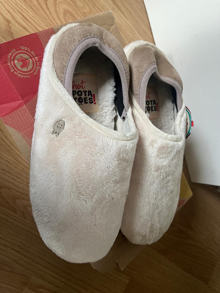 Sloefen hot potatoes, Kleding | Dames, Schoenen, Ophalen, Beige, Nieuw, Pantoffels of Sloffen