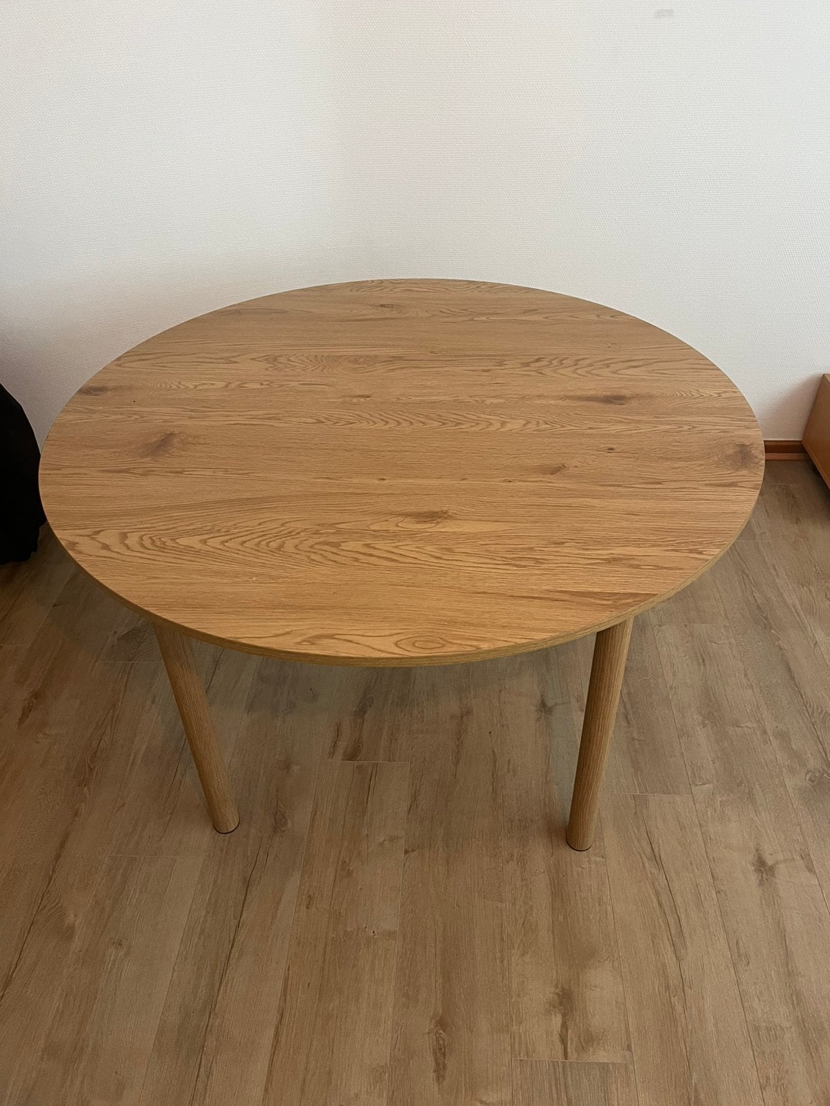 Table ronde JYSK – Ø 120 cm – aspect chêne, Enlèvement, Comme neuf, Chêne