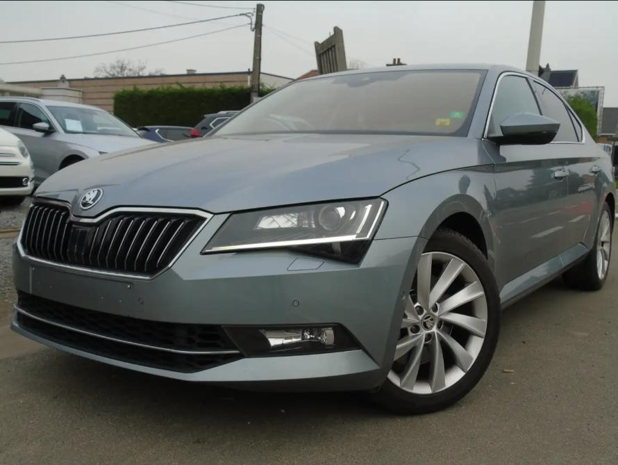 Skoda Superb 2.0i 4x4 *08/2016*1e Eigen*Navi*Xenon*AUTOMAAT, Auto's, Skoda, Automaat, Euro 5, 1984 cc, Leder