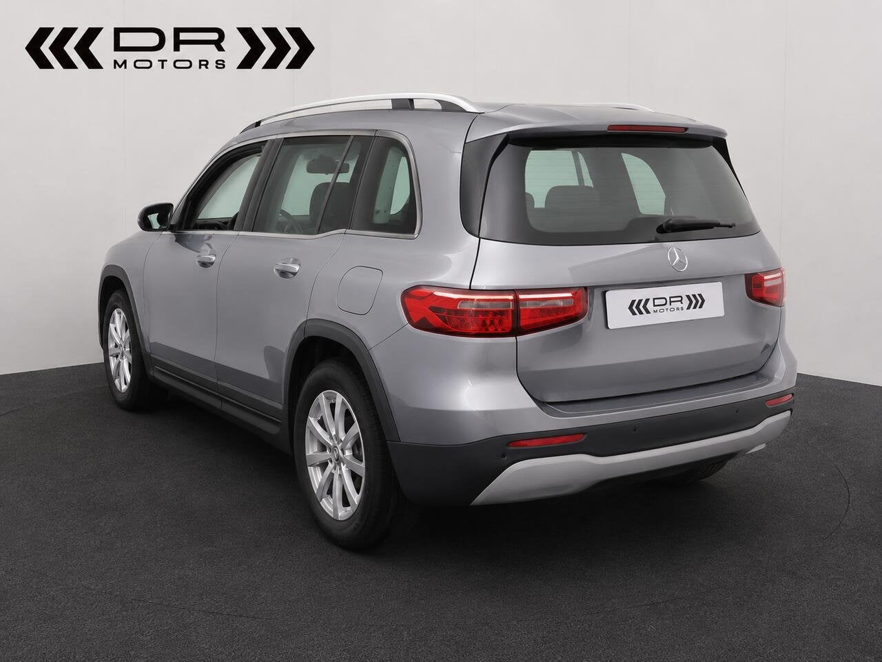 Mercedes-Benz GLB 180 PANODAK - ADAPTIVE CRUISE - PAKASSIST, 4 cilinders, Bedrijf, 5 zetels, 5 deurs