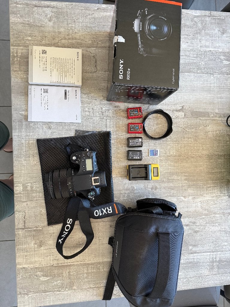 Sony Cyber-shot RX10 IV (DSC-RX10M4), Audio, Tv en Foto, Fotocamera's Digitaal, Ophalen, Ingebouwde flitser, Geheugenkaart, Zo goed als nieuw