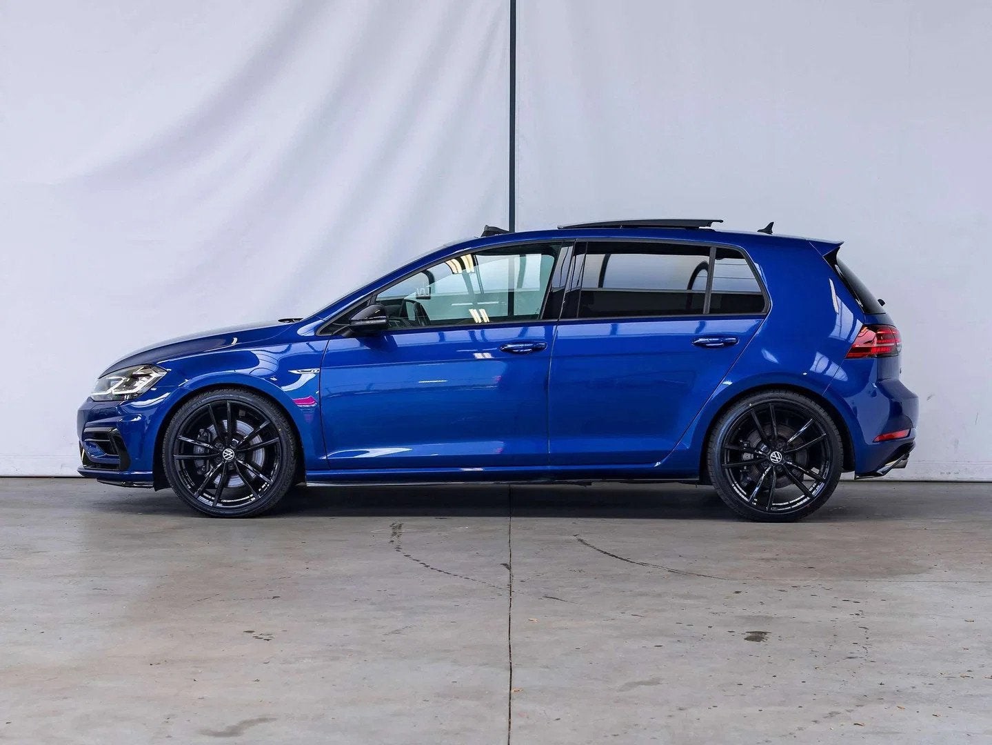 Volkswagen Golf R GARANTIE|4MOTION|PANO|KEYLESS|ACC|ZETELVER, Auto's, Automaat, Gebruikt, Zwart, 1984 cc