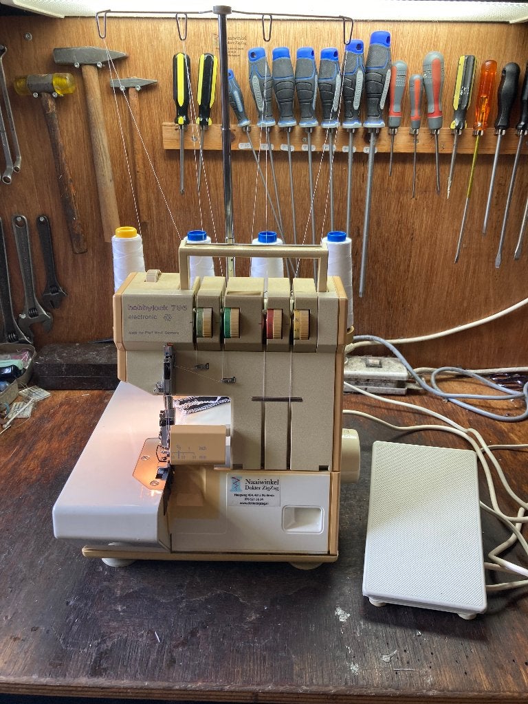 Pfaff hobbylock 796 - loopt als een zonnetje!, Hobby en Vrije tijd, Ophalen of Verzenden, Gebruikt, Lockmachine, Pfaff
