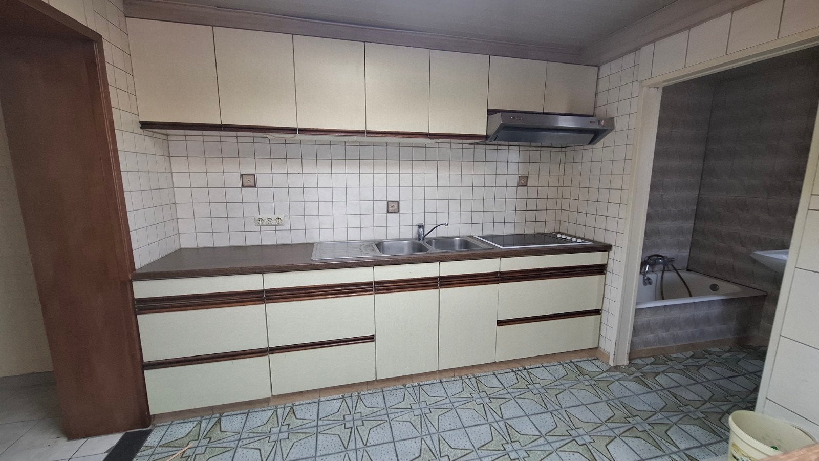 keuken 302 cm lang, 90 hoog. exclusief alle toestellen, Huis en Inrichting, Keuken | Complete keukens, Ophalen
