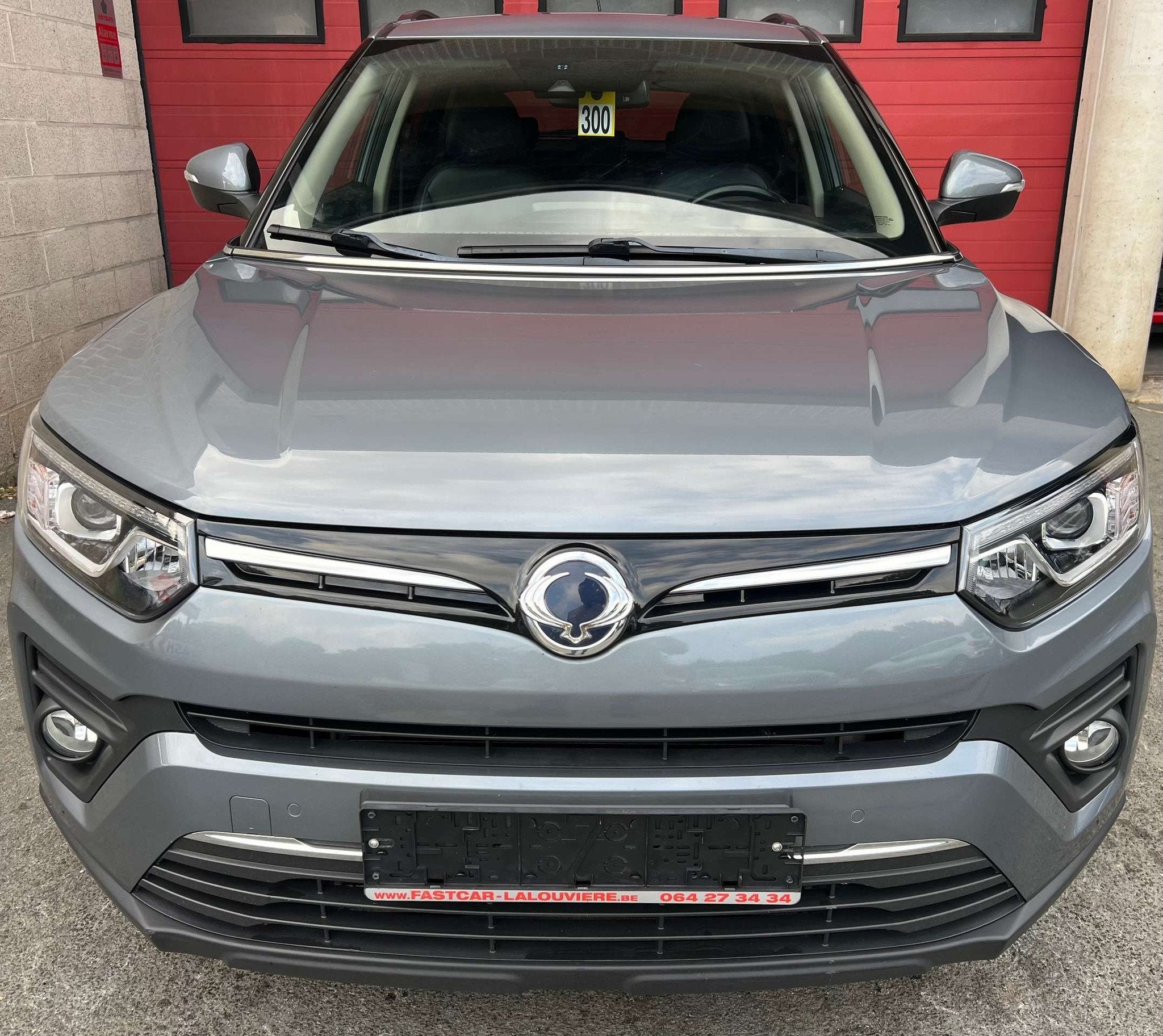 SsangYong Tivoli 1.2 T-GDI 2WD Crystal + CAMÉRA + CLIM + NA, Argent ou Gris, Achat, Euro 6, Entreprise