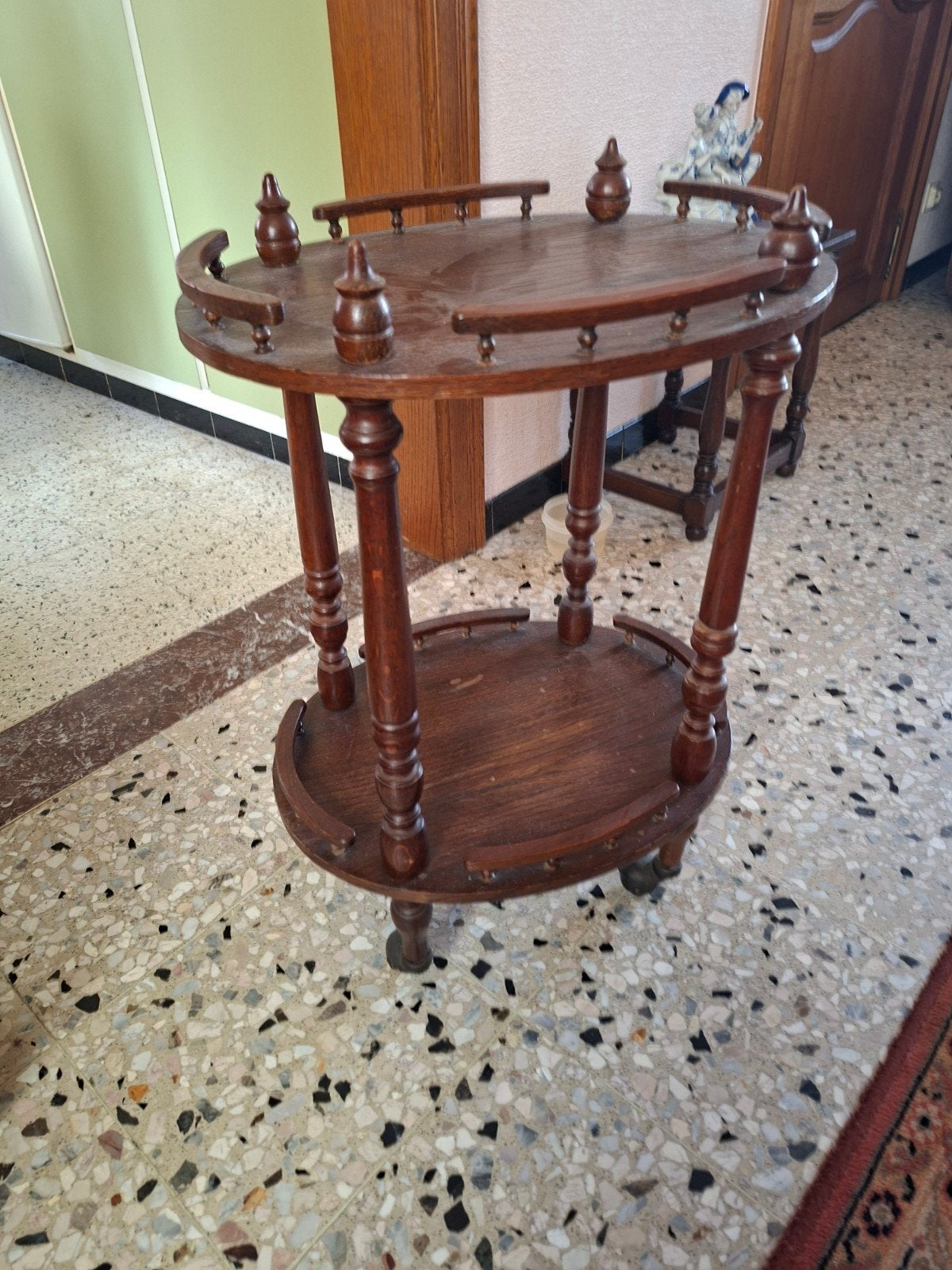 Houten bijzettafel, Ophalen