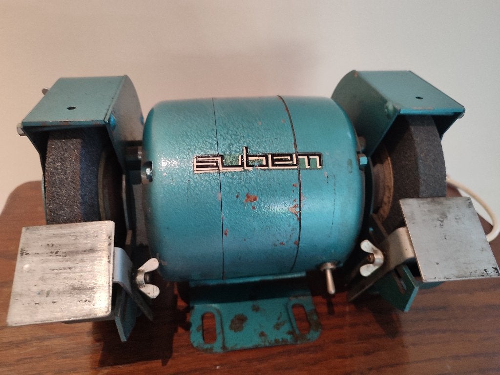 Touret à meuler / Meuleuse d’établi Subem, Enlèvement