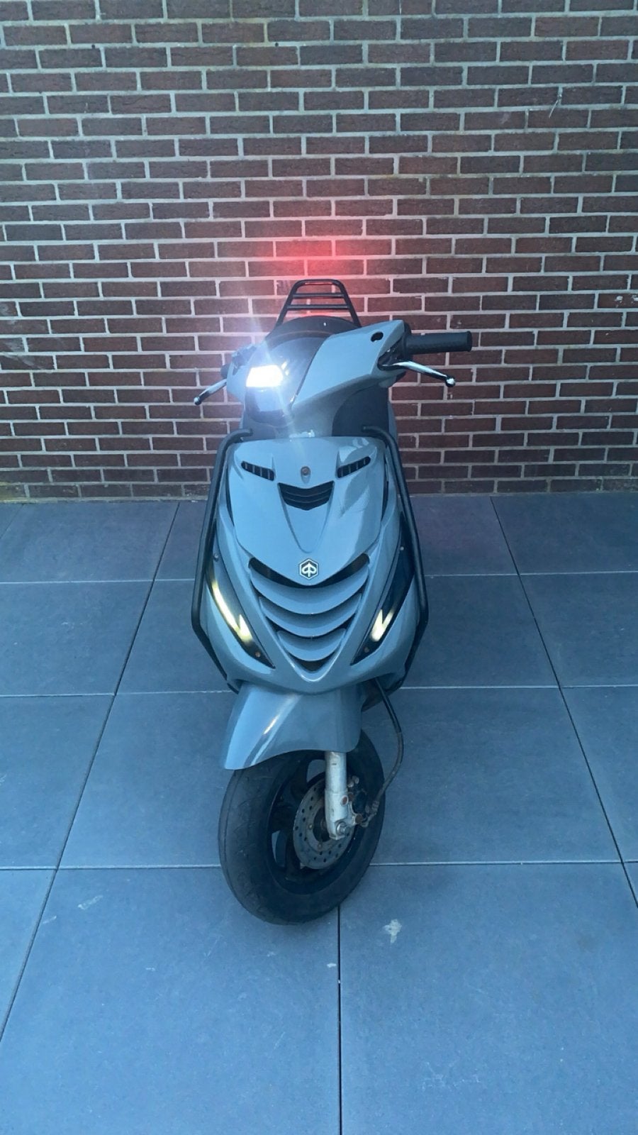 Scooter zip piaggo, Fietsen en Brommers, Brommers | Derbi, Ophalen, Zo goed als nieuw