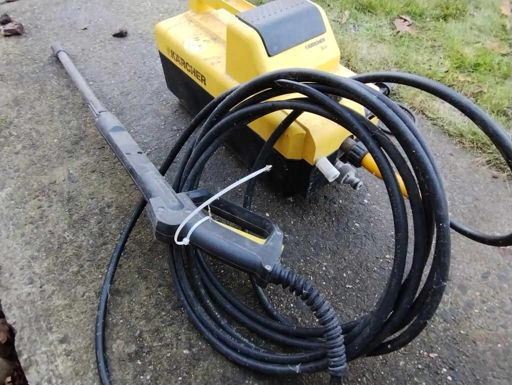 Hoge druk reiniger Karcher (Oude generatie ), Tuin en Terras, Ophalen, Gebruikt, Elektrisch, Met regelbare waterdruk