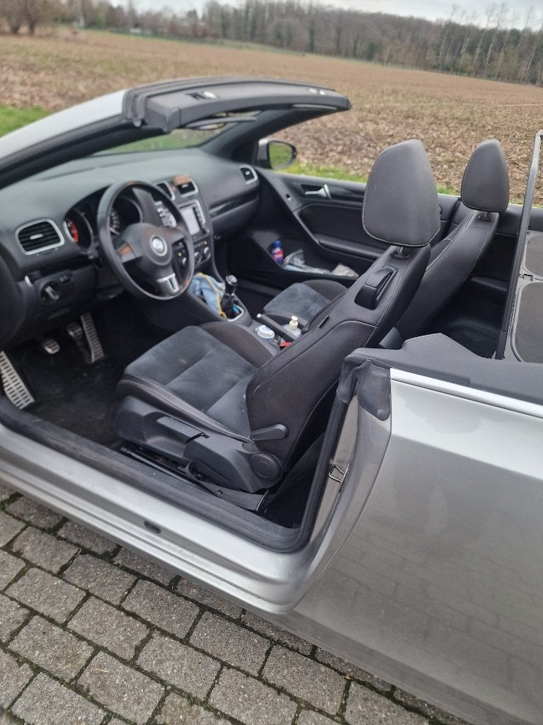 GOLF cabrio 49000km, Auto's, Voorwielaandrijving, Euro 5, 139 g/km, Zwart